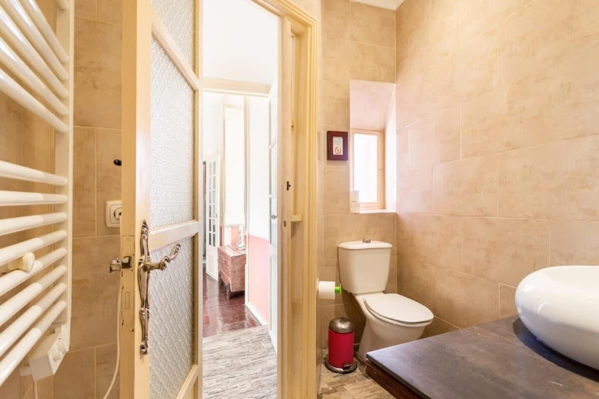 Explore From An Artistic Alfama Apartamento Lisboa