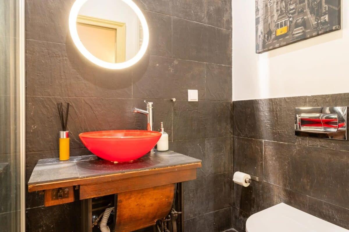 Apartamento Explore From An Artistic Alfama Lisboa