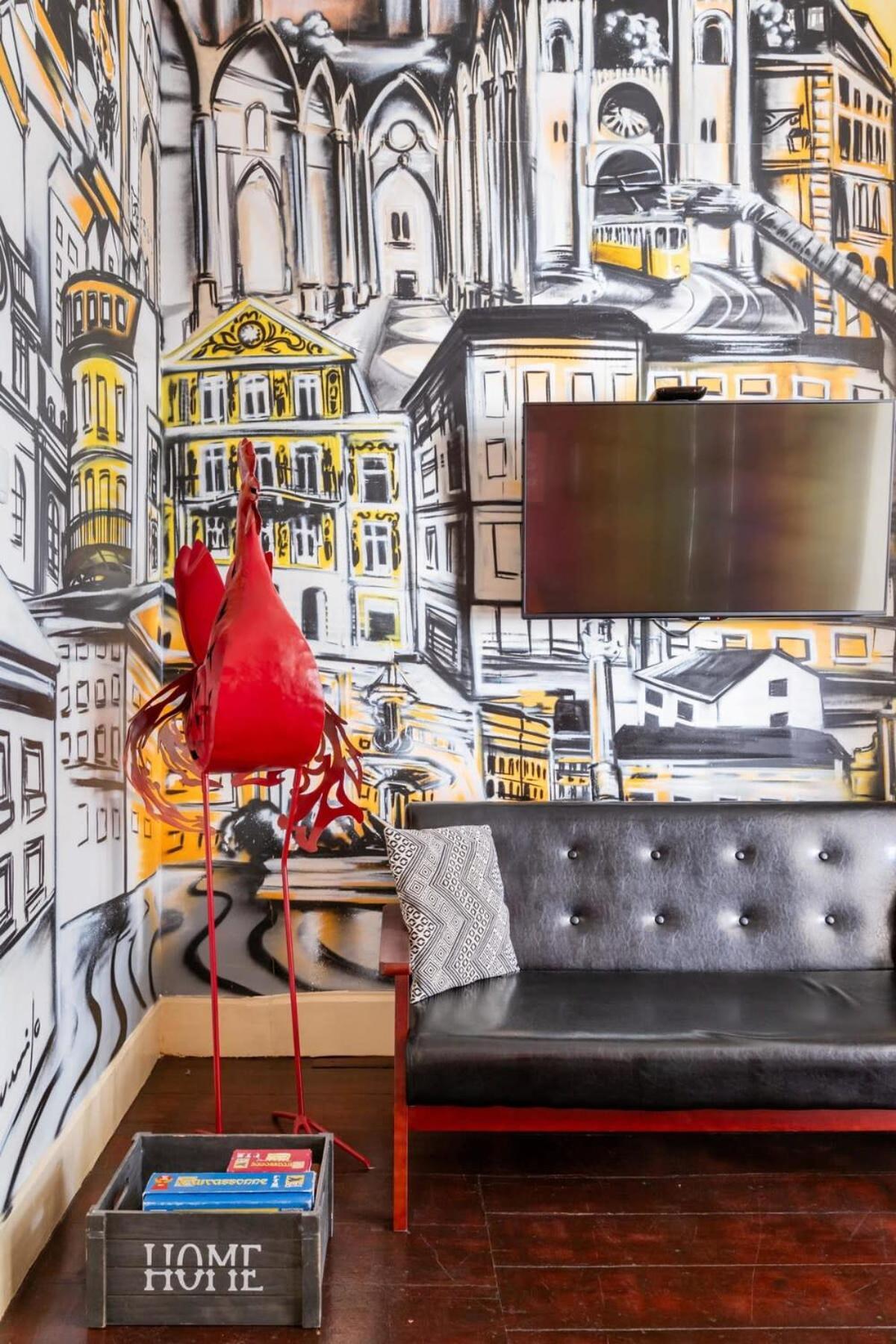 Explore From An Artistic Alfama *