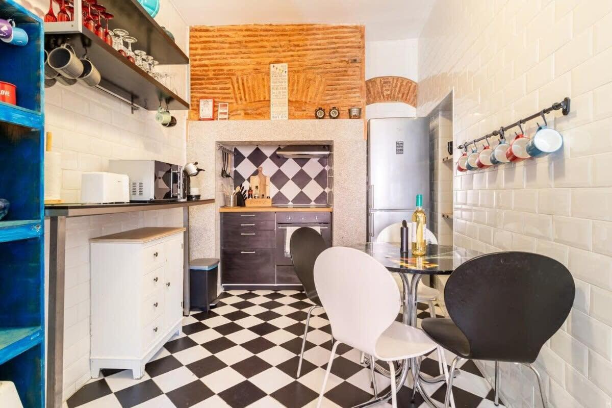 Explore From An Artistic Alfama Apartamento Lisboa